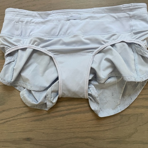 Lululemon Speed Up Low-Rise Lined Short 2.5" - Picture 10 of 10